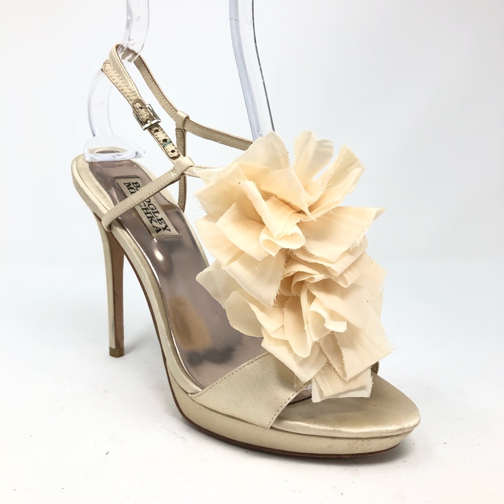 Badgley Mischka Ruffle Fluffy Heels Ivory Satin 8